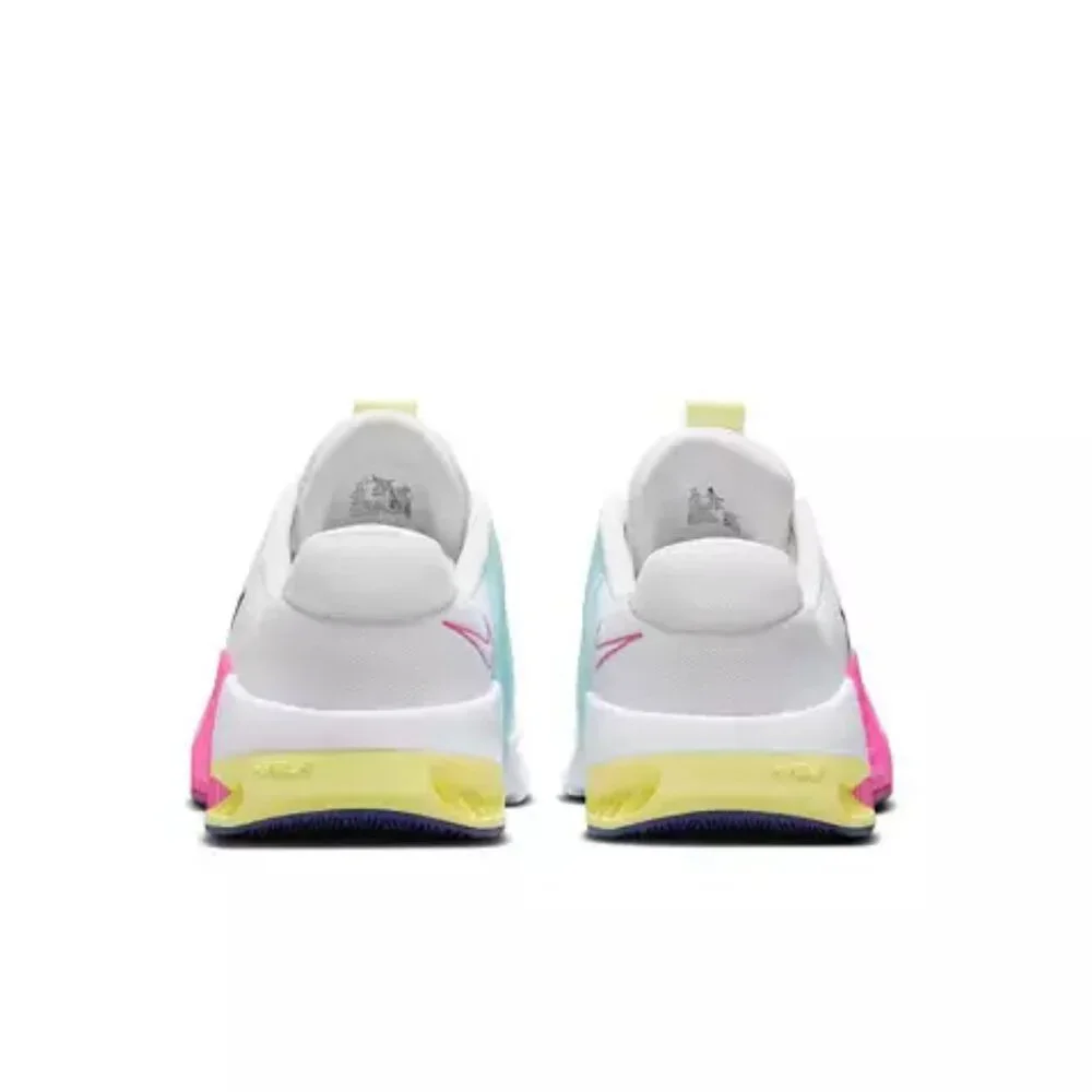Nike lightweight white